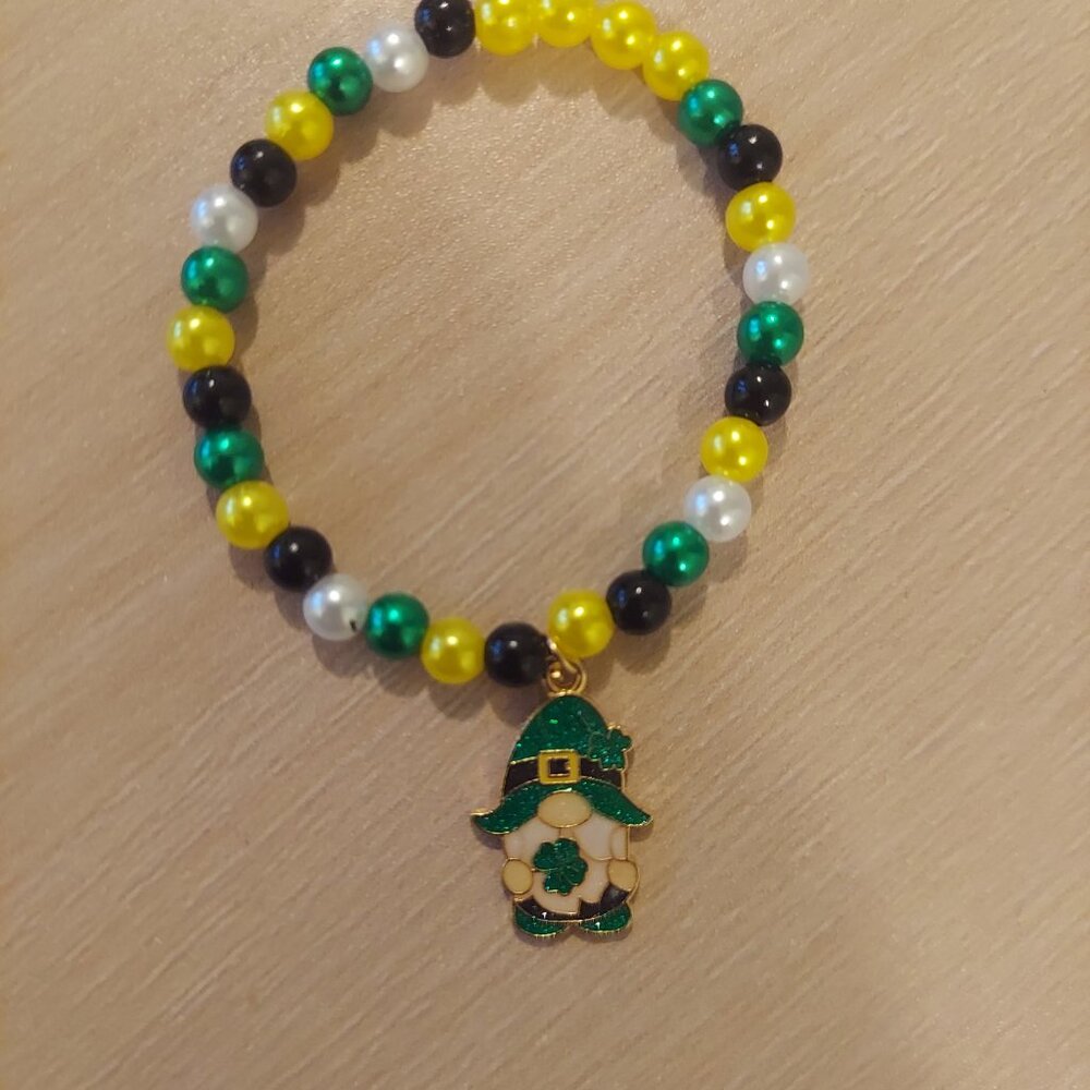 St. Patty's Day Kid's Beaded Charm Bracelet CHOOSE ONE - Picture 6 of 7